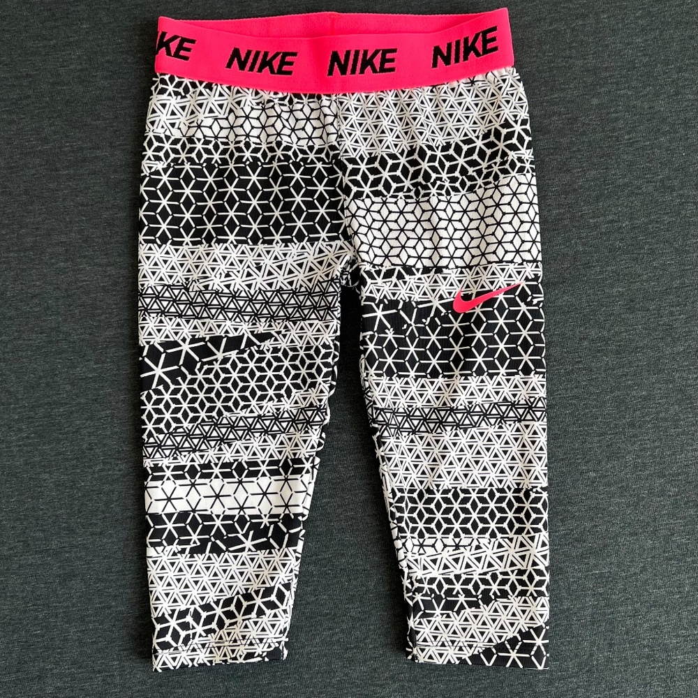 NWT Nike Dry Little Girls' Sport Essentials Leggings Geometric Pattern Size 6